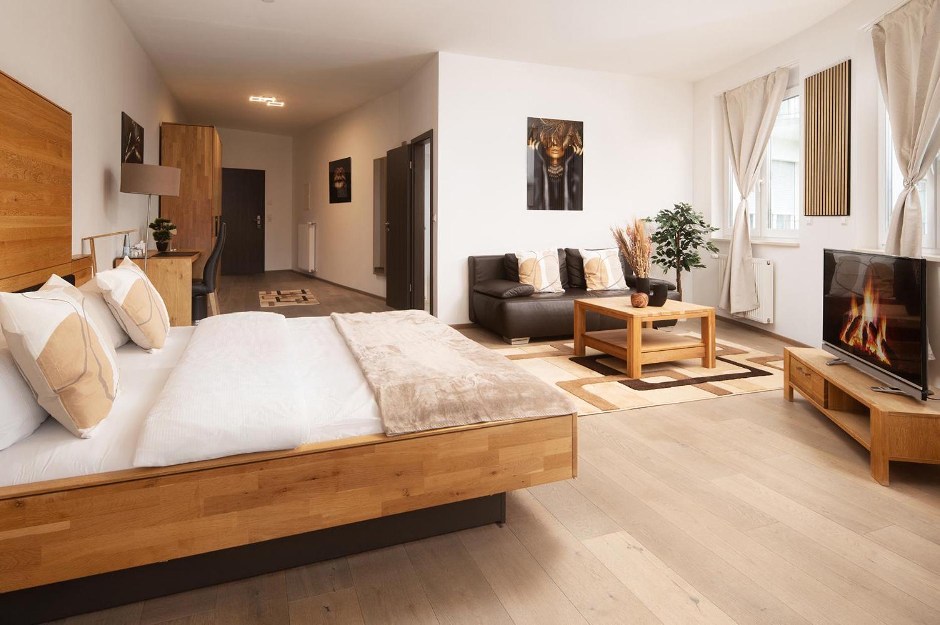 Hotel Vier Jahreszeiten An Der Therme & Kliniken Bad Krozingen Naehe Freiburg & Schwarzwald Ideal Fuer Wellness Kur & Business Ausfluege 24H Check In- Wlan & Parken Gratis Dış mekan fotoğraf