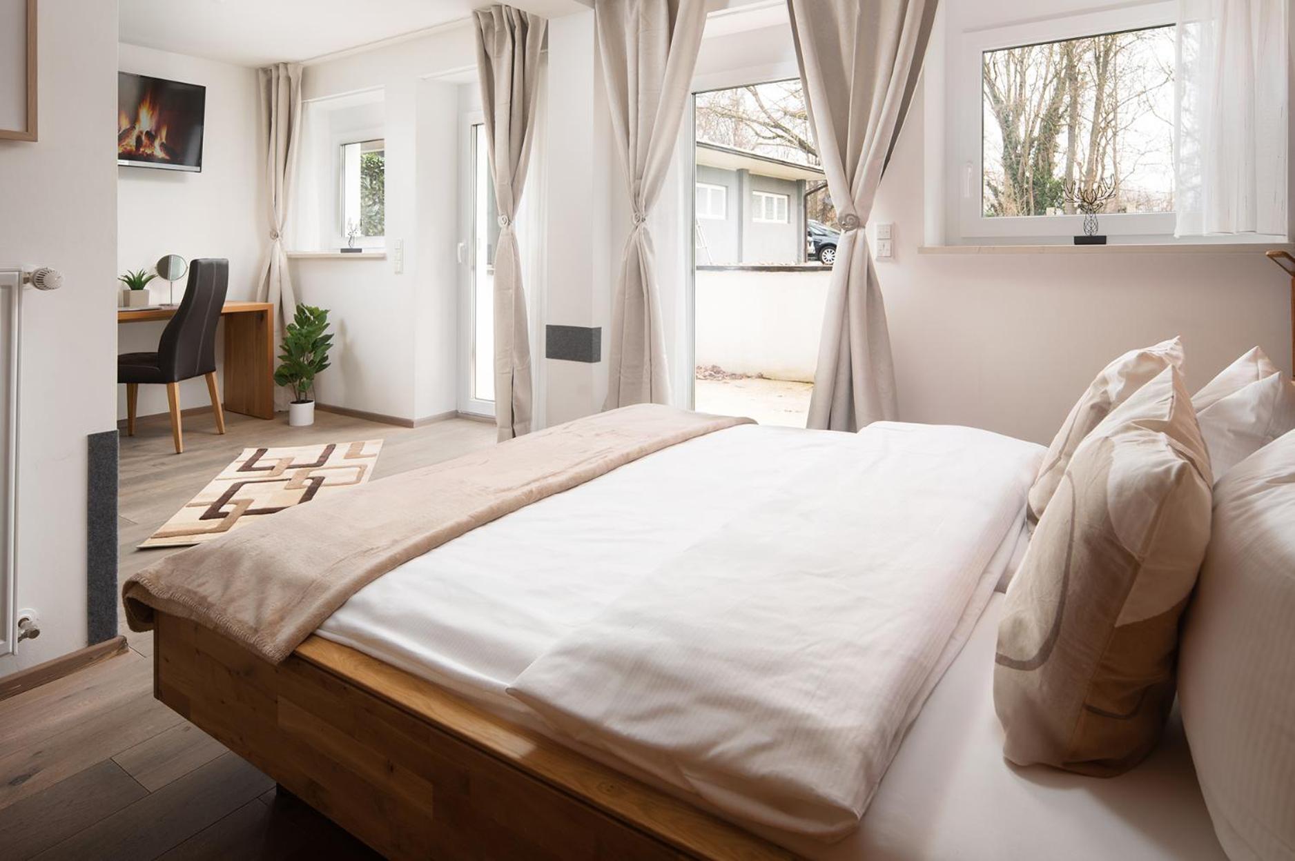 Hotel Vier Jahreszeiten An Der Therme & Kliniken Bad Krozingen Naehe Freiburg & Schwarzwald Ideal Fuer Wellness Kur & Business Ausfluege 24H Check In- Wlan & Parken Gratis Dış mekan fotoğraf